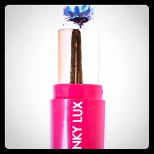Winky Lux